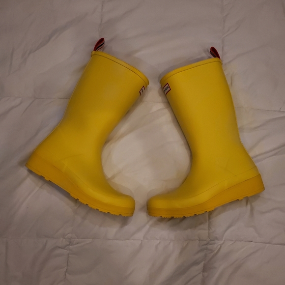short yellow hunter rain boots